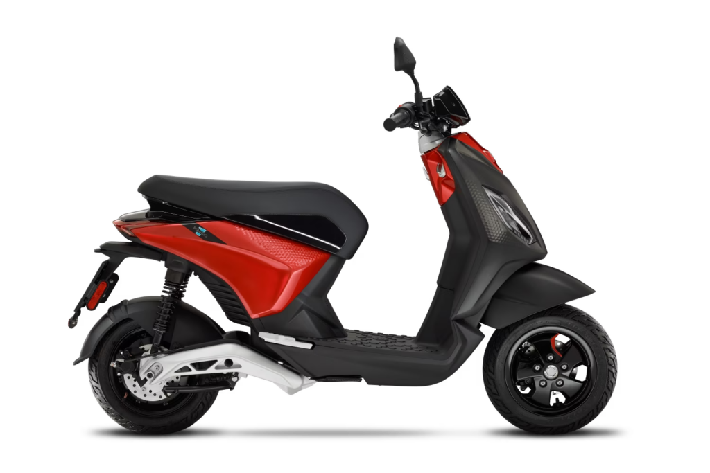 Nasce una generazione di E-Scooter per vivere la città senza emissioni.